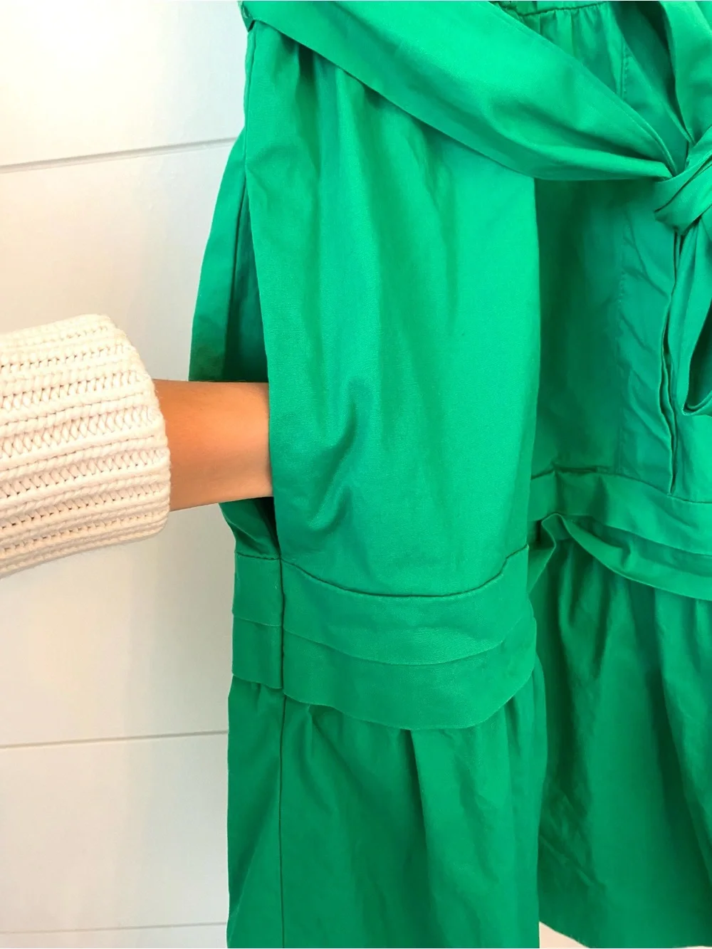 Maggy London Sleeveless Collared Midi Dress in Emerald (size 4)